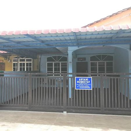 Aryani Homestay Kampong Kelemak Екстер'єр фото