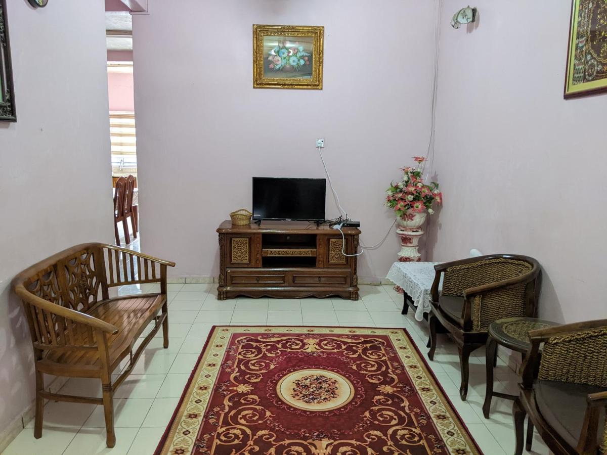Aryani Homestay Kampong Kelemak Номер фото